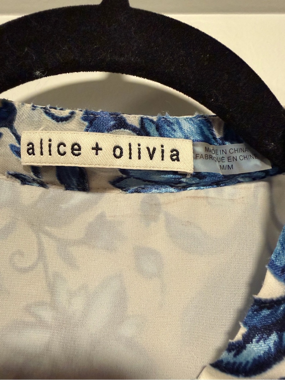 Alice + Olivia “Sheila” Floral Henley Top in Azulejos Print - Picture 8 of 12